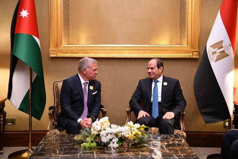 السيسي يلتقي العاهل الأردني على هامش أعمال القمة العربية في البحرين 