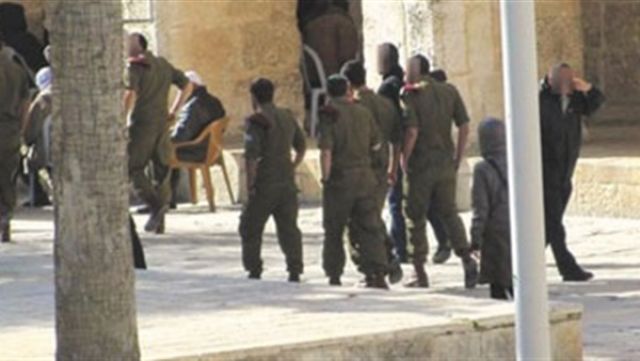 مستوطنون يقتحمون المسجد الأقصى وسط حراسات مشددة من قوات الاحتلال