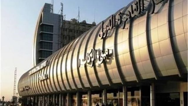 مصطفى مدبولي يستقبل رئيس وزراء بلغاريا بمطار القاهرة