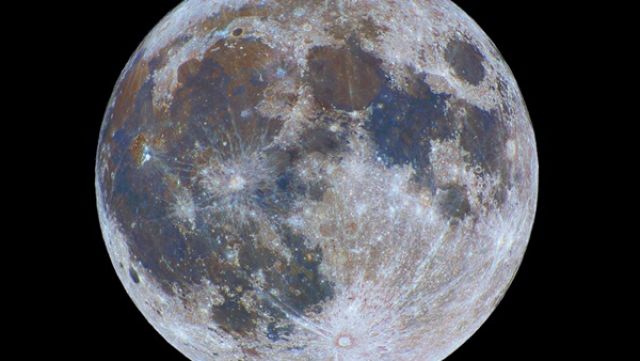 ناسا تنشر صورا جديدة للقمر لم تُشاهد من قبل