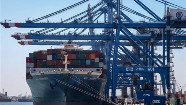 ميناء دمياط يستقبل 5 سفن حاويات وبضائع عامة