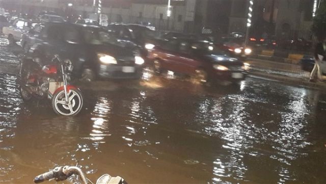 سقوط أمطار رعدية وتوقف حركة السير بمحافظة الغربية (صور)