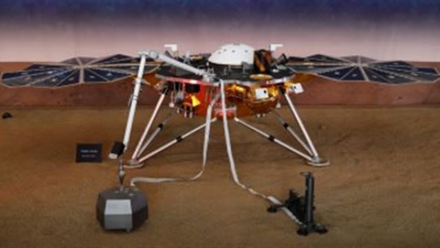 ناسا تعلن هبوط مسبارها الجديد بنجاح إلى سطح المريخ