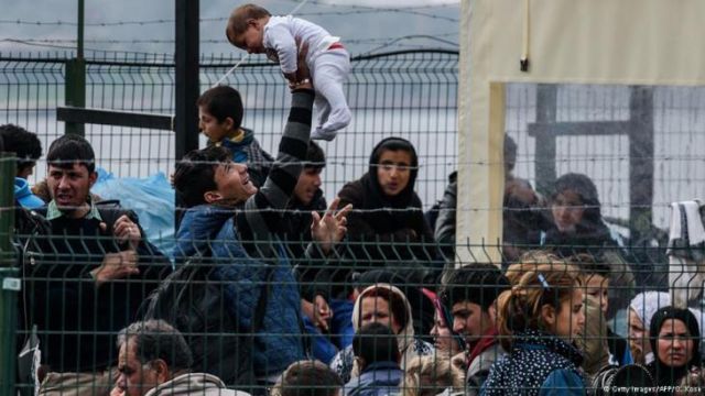 باحث سياسي يكشف لـ ”الطريق”: لهذه الأسباب يحارب الأتحاد الأوروبي قضية اللاجئين