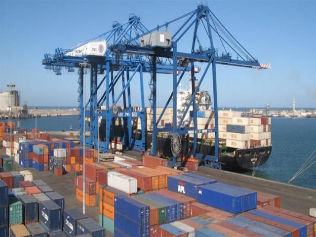 ميناء دمياط يستقبل ٦ سفن للبضائع العامة والحاويات