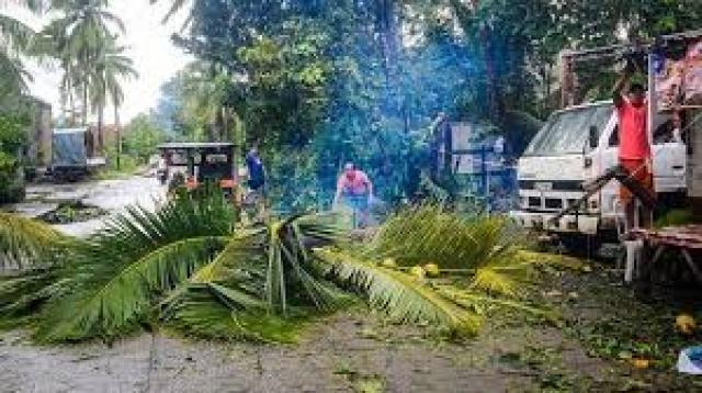 مصرع وفقدان 22 شخصا جراء إعصار ”فانفون” في الفلبين