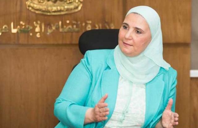 وزيرة التضامن توجه بإيواء مسن مريض في الشرقية