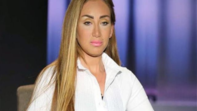 وصلة رقص لريهام سعيد باحتفالية رأس السنة.. (فيديو)