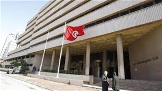 بعد انهيار العملة.. برلمانيون تونسيون يطالبون بمساءلة محافظ البنك المركزي