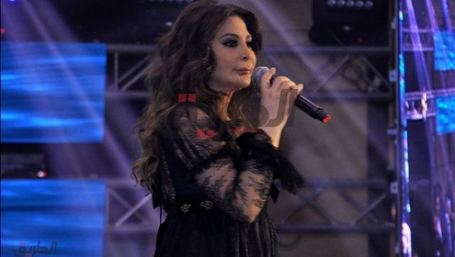 حفل إليسا الخيري يرفع شعار كامل العدد (صور)