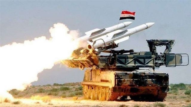 الدفاعات السورية تتصدى لهجمات جوية اسرائيلية