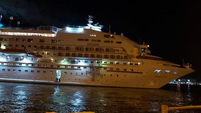 ميناء بورسعيد يستقبل آخر رحلات السفينة ”كريستال السماوية” السياحية