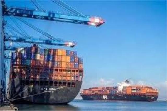 عاجل| ”اقتصادية قناة السويس” تطالب شركات الملاحة إخطارها بمواعيد السفن القادمة من الصين