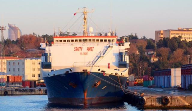 ميناء دمياط يسجل عبور 3 سفن حاويات و3 بضائع خلال 24 ساعة