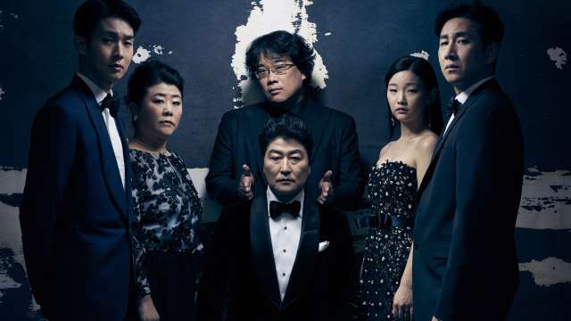 الكوريون يحتفلون بفوز فيلم Parasite بالجائزة الاولى في حفل الأوسكار 2020