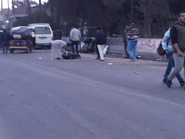 حوادث الطريق| إصابة شخصين في إصطدام دراجة بسور خرساني في البدرشين (صور)