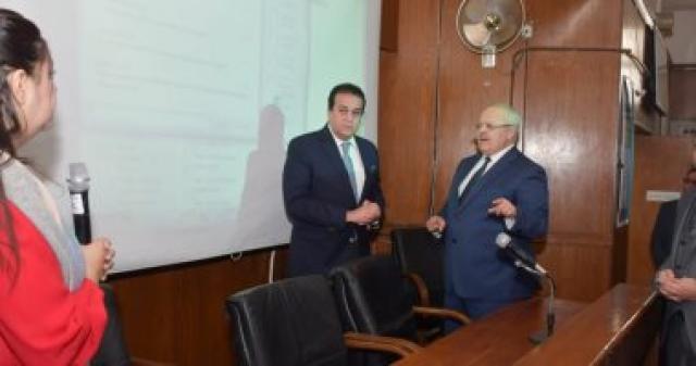 جامعة القاهرة تجري أول تجربة للتعليم الإلكتروني بعد تعليق الدراسة