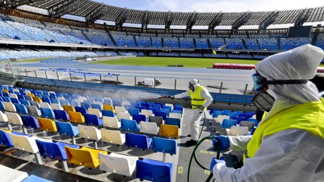 كورونا في الملاعب