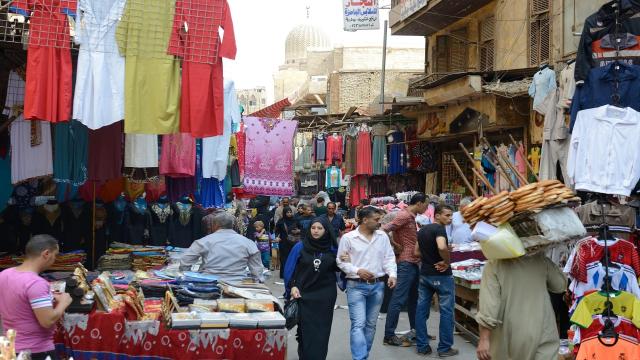 محافظ الإسكندرية يعلن غلق الأسواق الشعبية لمدة أسبوعين