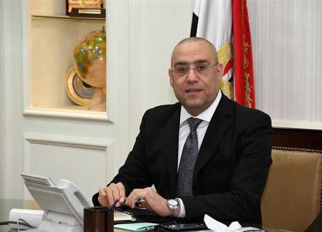 وزير الإسكان يتفقد منطقة الأبراج الشاطئية بمدينة العلمين الجديدة