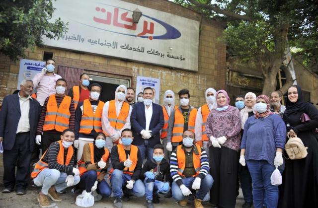 المهندس مدحت بركات مع شباب حزب أبناء مصر