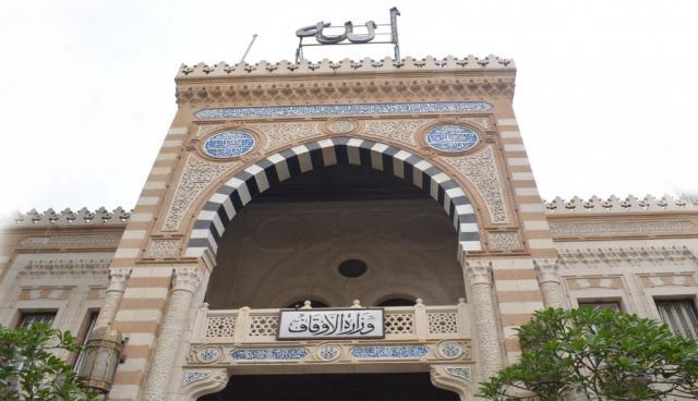 عاجل| وزير الأوقاف يشدد على إغلاق المساجد: ”صلوا الجمعة ظهرا في بيوتكم”
