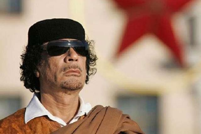 أسرار بريد كلينتون.. 5 أسباب وراء الإطاحة بمعمر القذافي من حكم ليبيا