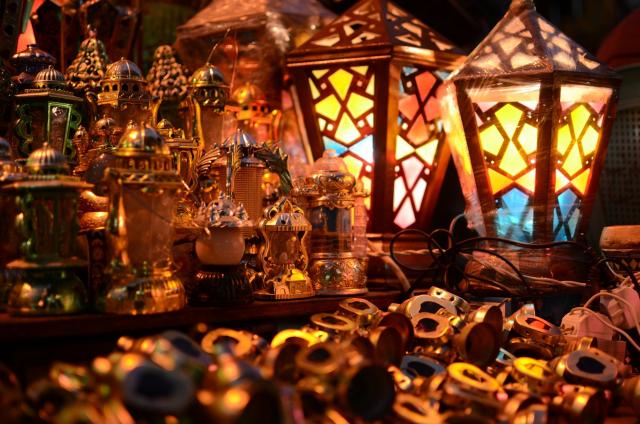 غرفة القاهرة: 50% تراجعا في مبيعات الفوانيس وزينة رمضان بسبب كورونا غرفة القاهرة: 50% تراجعا في مبيعات الفوانيس وزينة رمضان بسبب كورونا