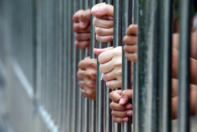 حبس 4 أشخاص لحيازتهم مواد مخدرة قبل ترويجها بمدينة بدر