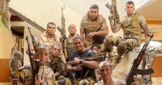 صورة للمشاركين في مسلسل الاختيار