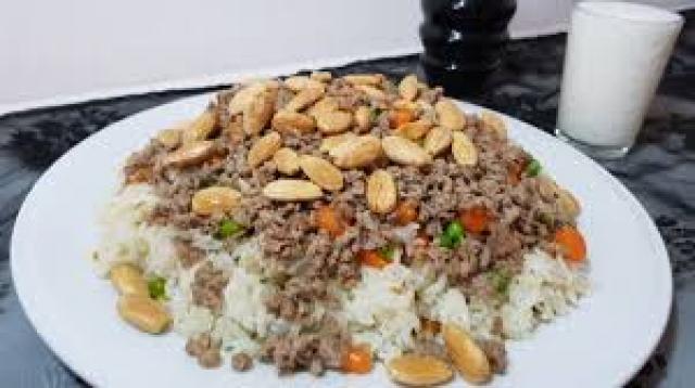 فطارك عندنا.. طريقة عمل وجبة الأرز باللحم والبسلة