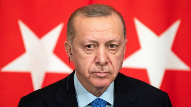 شعبية أردوغان تتآكل والمعارضة تقترب من حكم تركيا