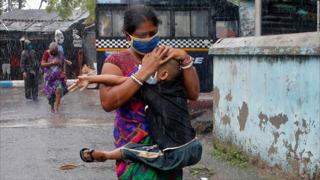إعصار يفاقم أزمة انتشار فيروس كورونا فى الهند