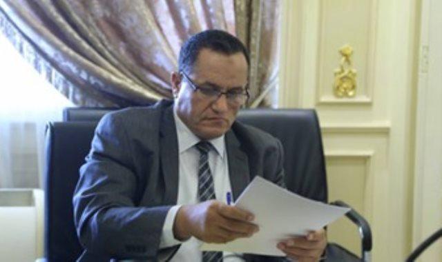النائب عمر حمروش