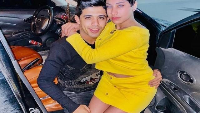 منة عبد العزيز