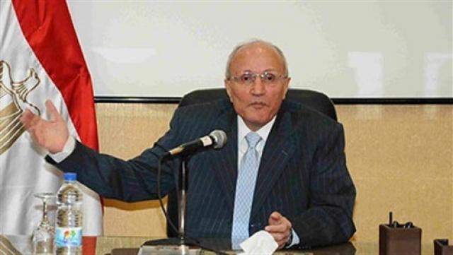 اللواء محمد العصار يحصل على وشاح النيل