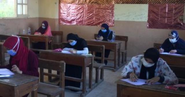 عاجل| طلاب الثانوية الأزهرية علمي يؤدون امتحان الحديث