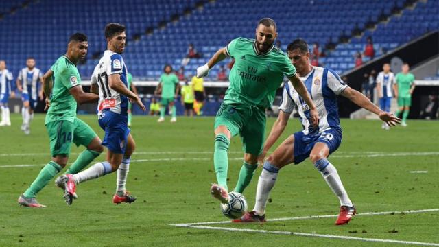 كريم بنزيما يتحدث عن فوز ريال مدريد والانفراد بصدارة ”الليجا”