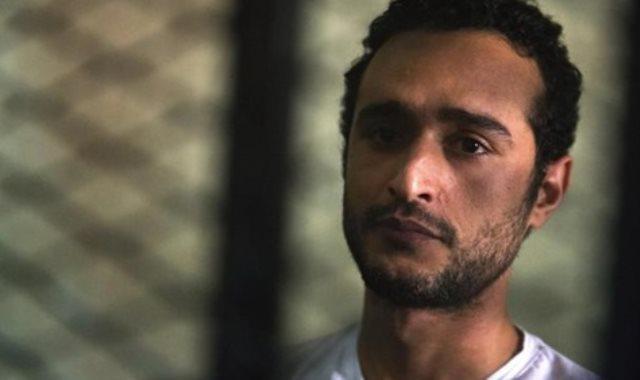 هل اعتدى ضابط شرطة على أحمد دومة داخل السجن؟.. مصدر أمني يحسم الأمر