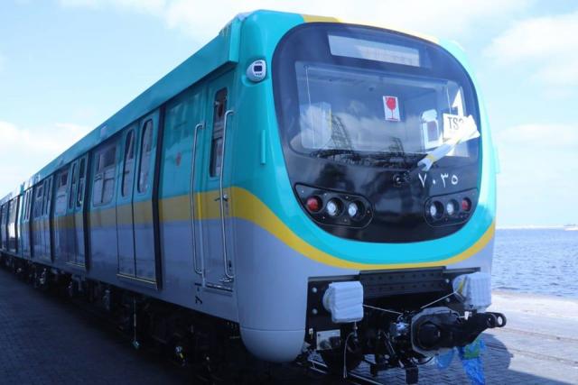 وزير النقل: وصول 32 قطار مترو بتجهيزات خاصة لذوي الهمم (صور)