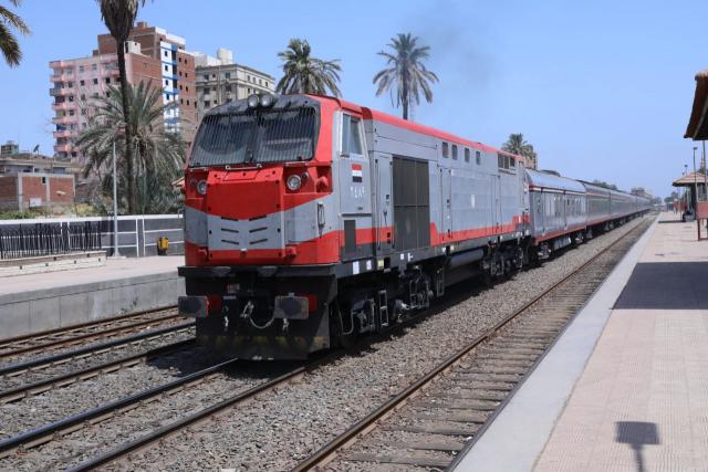 عاجل| وزير النقل يعلن دخول برج ملوى لإشارات السكك الحديدية بالمنيا الخدمة