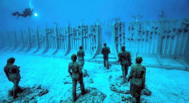 حقيقة اكتشاف جدار ضخم تحت الماء يحيط بالأرض