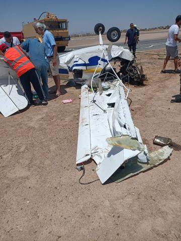 محافظ البحر الأحمر: سقوط الطائرة الشراعية بسبب عطل مفاجئ.. ووفاة الطيارين