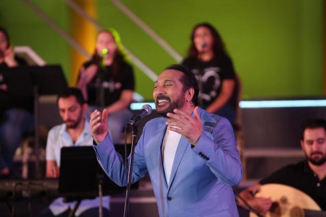 بـ 22 أغنية.. علي الحجار يحيي حفلا في الأوبرا وظهور ملفت لعلم مصر (صور)