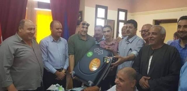 تكريم الأول علمي علوم بشنطة سفر