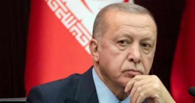 أردوغان يأمر بإغراق سفينة يونانية والجيش يرفض
