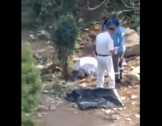 رجل يتوفي اثناء صلاته