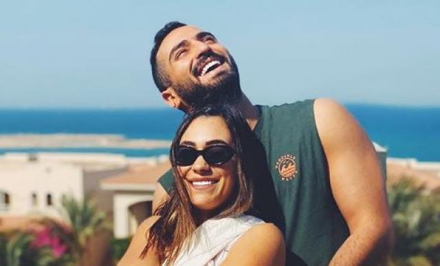 محمد الشرنوبي وزوجته