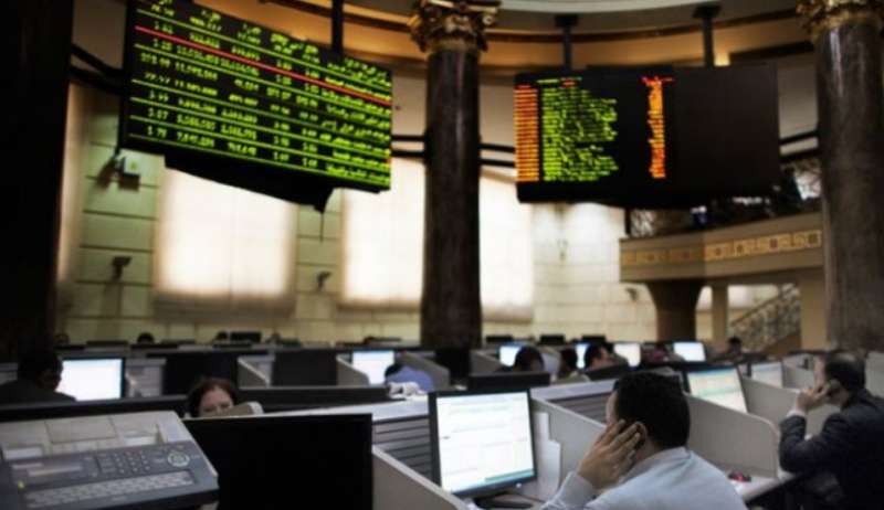 عاجل| الأسهم القيادية تهوي بمؤشرات البورصة المصرية في منتصف جلسة اليوم الخميس