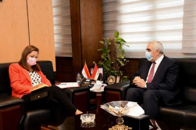 عاجل| وزيرة التخطيط تناقش زيادة معدلات التجارة والاستثمار مع سفير العراق
